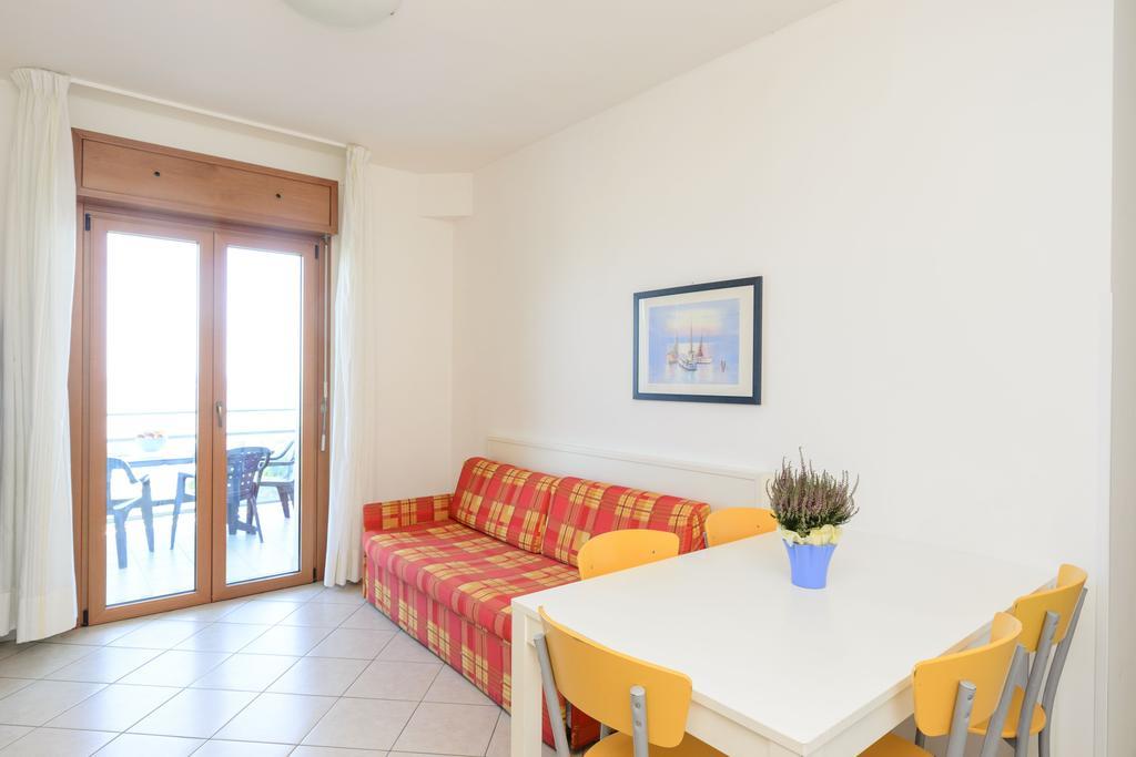 Sunbeach Apartments Lignano Sabbiadoro Exterior photo
