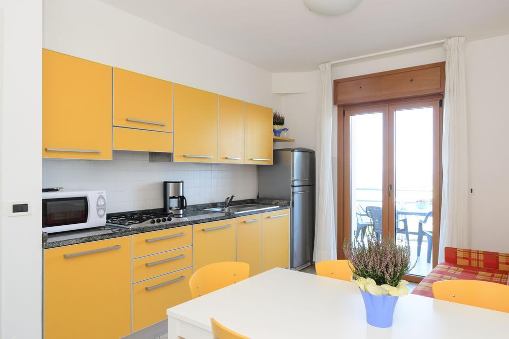 Sunbeach Apartments Lignano Sabbiadoro Exterior photo