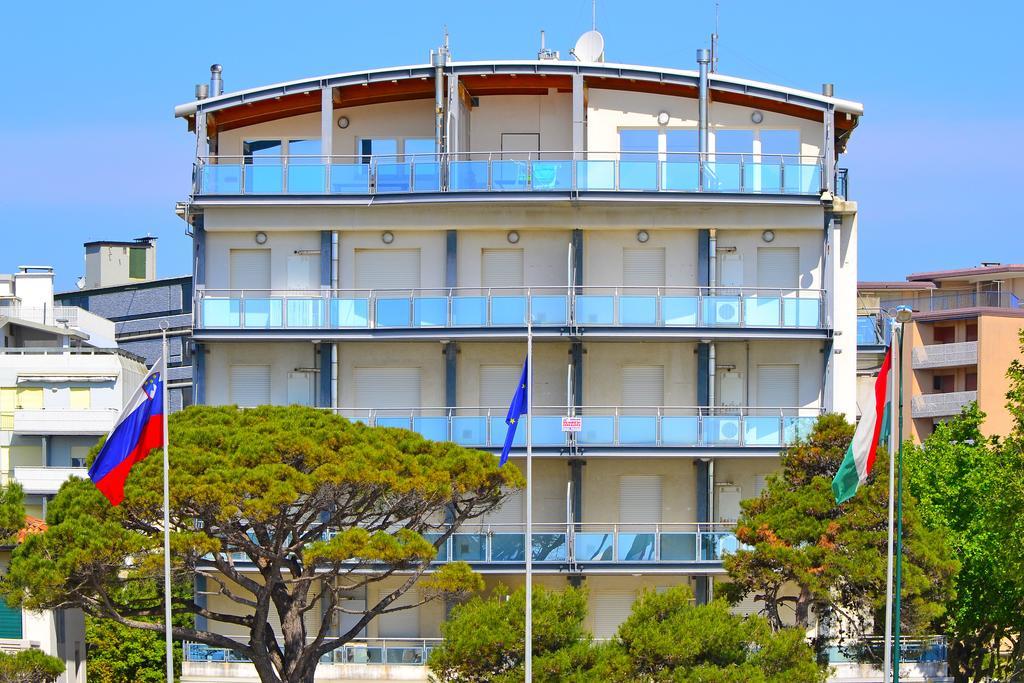 Sunbeach Apartments Lignano Sabbiadoro Exterior photo