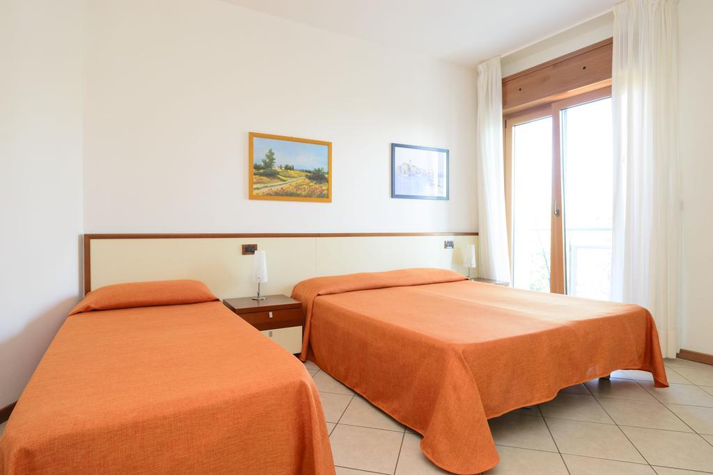 Sunbeach Apartments Lignano Sabbiadoro Exterior photo